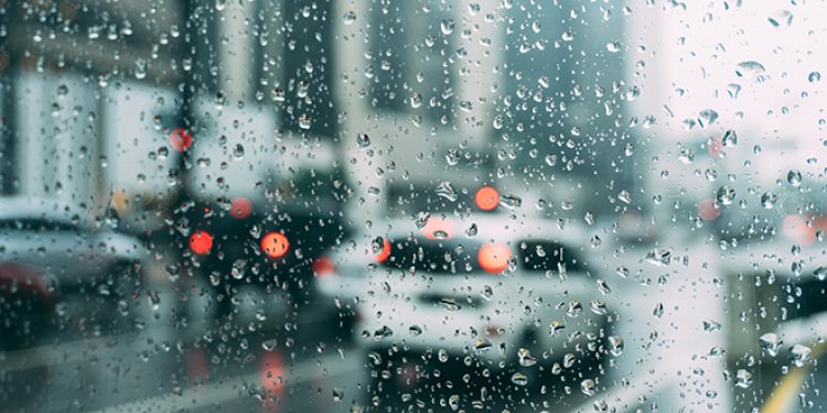 Averses et vents violents : alerte orange dans 13 provinces