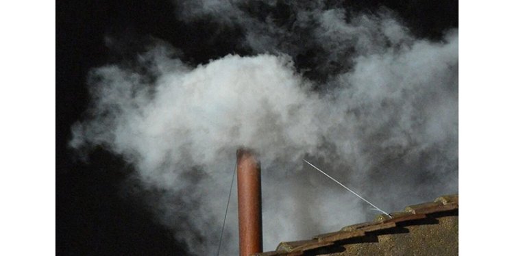 Habemus Papam : la fumée blanche annonce l’élection du 267e pape !