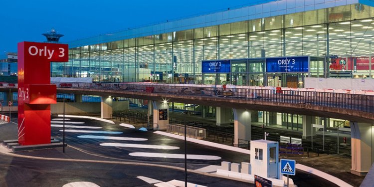 Chaos à Orly : vols annulés et retards en cascade après une panne radar
