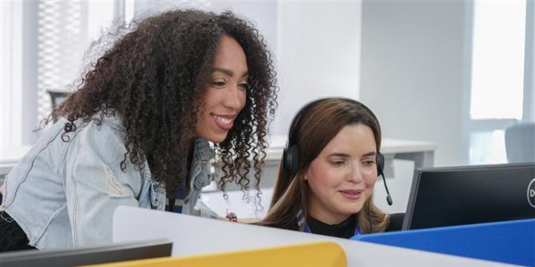 Foundever : immersion au sein des métiers de la relation client