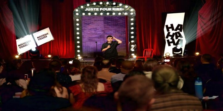 L'humoriste Mimo Lazrak célèbre son anniversaire au Festival Juste pour Rire